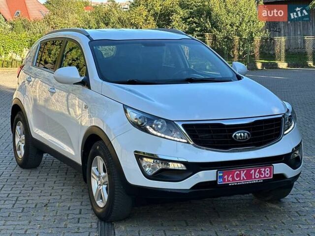 Білий Кіа Sportage, об'ємом двигуна 1.59 л та пробігом 219 тис. км за 12900 $, фото 13 на Automoto.ua