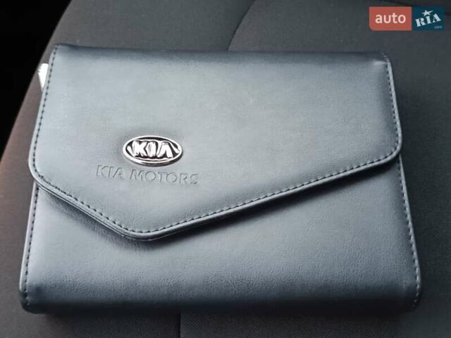 Білий Кіа Sportage, об'ємом двигуна 1.69 л та пробігом 230 тис. км за 14440 $, фото 78 на Automoto.ua