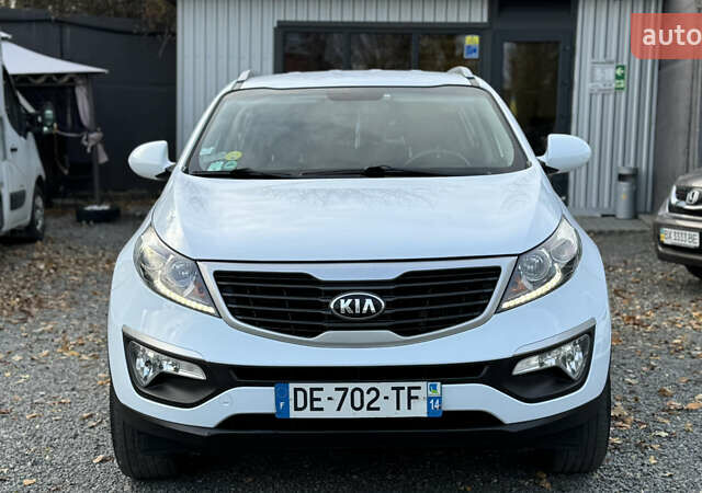 Белый Киа Sportage, объемом двигателя 1.7 л и пробегом 219 тыс. км за 12999 $, фото 3 на Automoto.ua