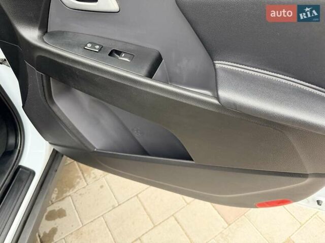 Белый Киа Sportage, объемом двигателя 2 л и пробегом 191 тыс. км за 15850 $, фото 39 на Automoto.ua