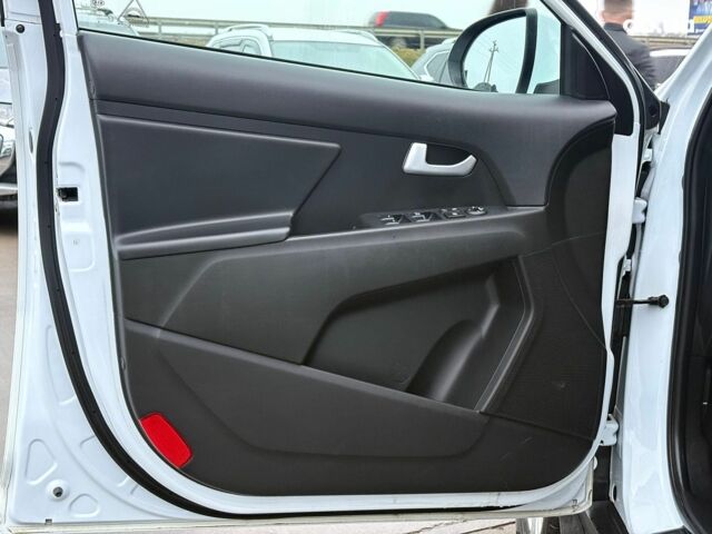 Белый Киа Sportage, объемом двигателя 2 л и пробегом 127 тыс. км за 14690 $, фото 16 на Automoto.ua