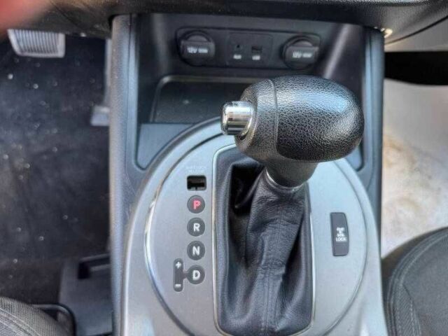 Білий Кіа Sportage, об'ємом двигуна 2.4 л та пробігом 99 тис. км за 7500 $, фото 8 на Automoto.ua