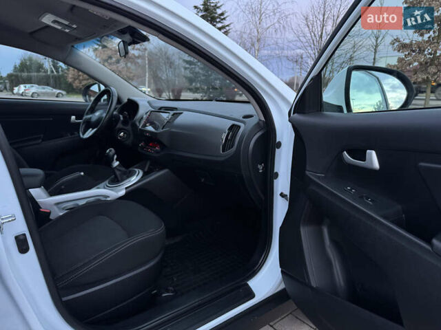 Белый Киа Sportage, объемом двигателя 1.7 л и пробегом 142 тыс. км за 14999 $, фото 30 на Automoto.ua