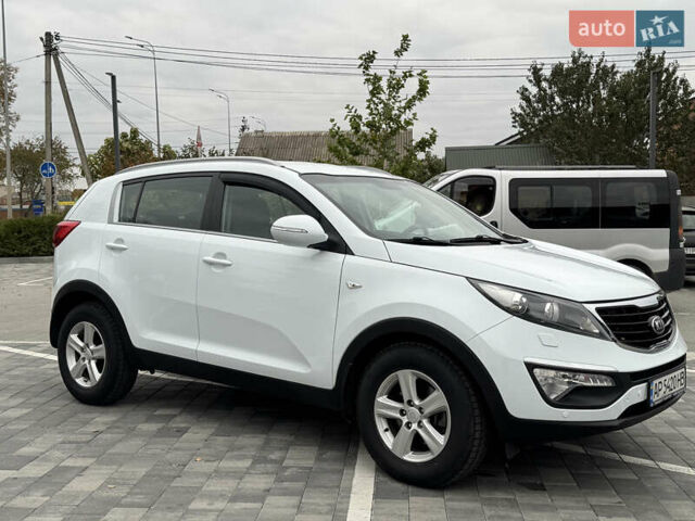 Белый Киа Sportage, объемом двигателя 1.7 л и пробегом 192 тыс. км за 13800 $, фото 2 на Automoto.ua