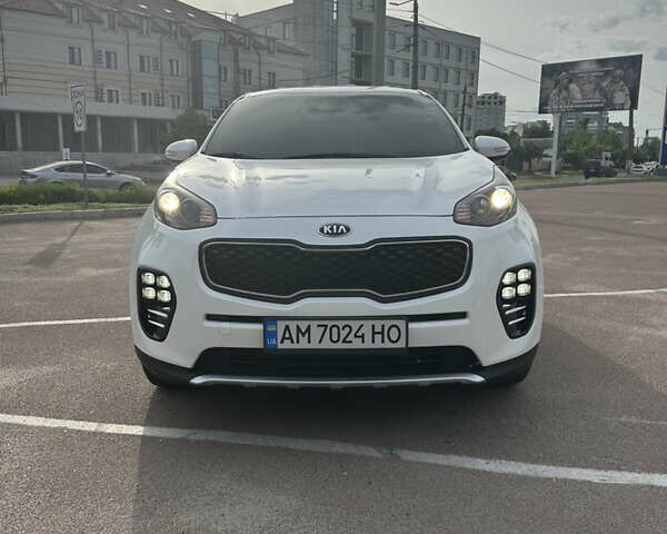 Белый Киа Sportage, объемом двигателя 1.7 л и пробегом 137 тыс. км за 16999 $, фото 5 на Automoto.ua