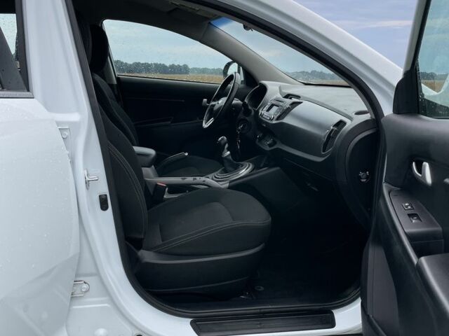 Белый Киа Sportage, объемом двигателя 1.6 л и пробегом 232 тыс. км за 12500 $, фото 7 на Automoto.ua