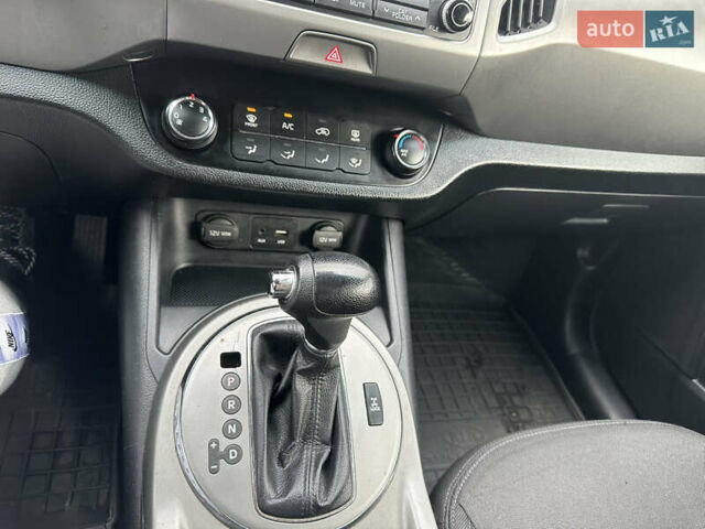 Белый Киа Sportage, объемом двигателя 2.36 л и пробегом 254 тыс. км за 12700 $, фото 38 на Automoto.ua