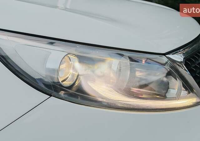 Білий Кіа Sportage, об'ємом двигуна 2 л та пробігом 211 тис. км за 15300 $, фото 18 на Automoto.ua