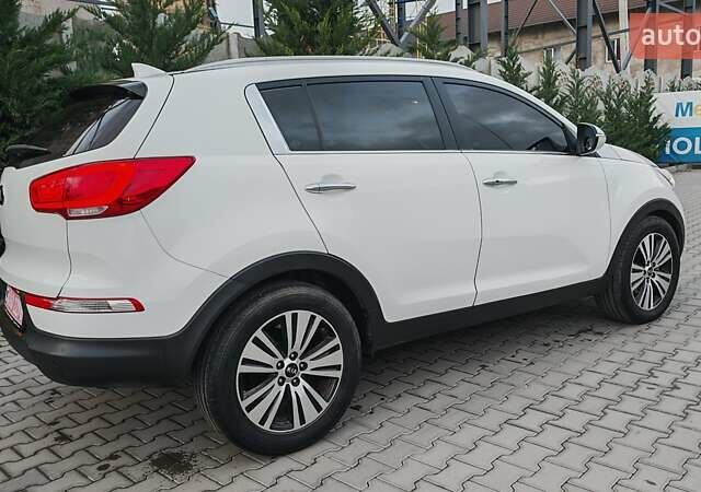 Білий Кіа Sportage, об'ємом двигуна 2 л та пробігом 211 тис. км за 15300 $, фото 6 на Automoto.ua