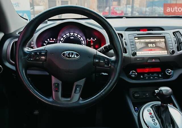 Білий Кіа Sportage, об'ємом двигуна 2 л та пробігом 211 тис. км за 15300 $, фото 58 на Automoto.ua