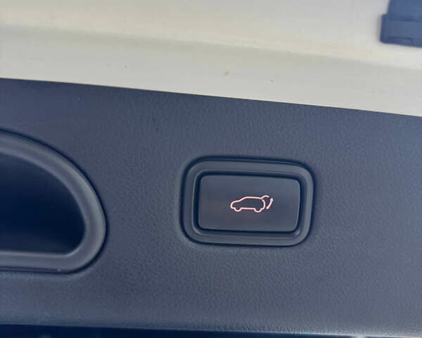 Белый Киа Sportage, объемом двигателя 2 л и пробегом 135 тыс. км за 20100 $, фото 7 на Automoto.ua