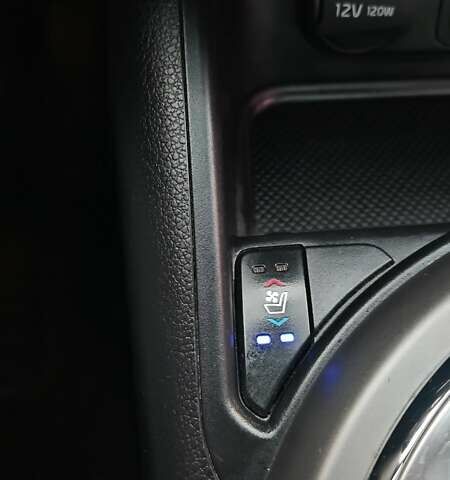 Білий Кіа Sportage, об'ємом двигуна 2 л та пробігом 211 тис. км за 15300 $, фото 79 на Automoto.ua