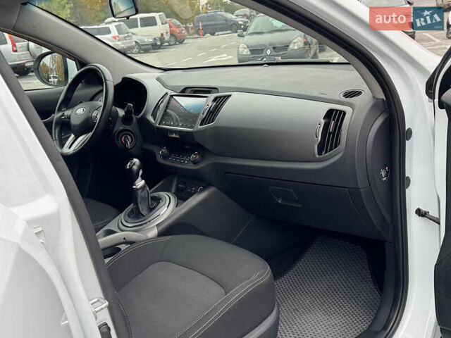 Белый Киа Sportage, объемом двигателя 1.7 л и пробегом 192 тыс. км за 13800 $, фото 48 на Automoto.ua