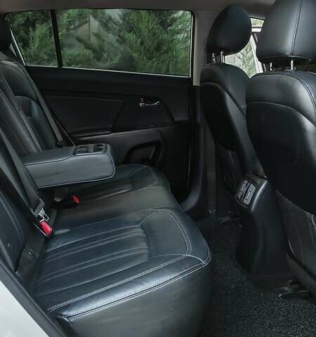 Білий Кіа Sportage, об'ємом двигуна 2 л та пробігом 211 тис. км за 15300 $, фото 60 на Automoto.ua