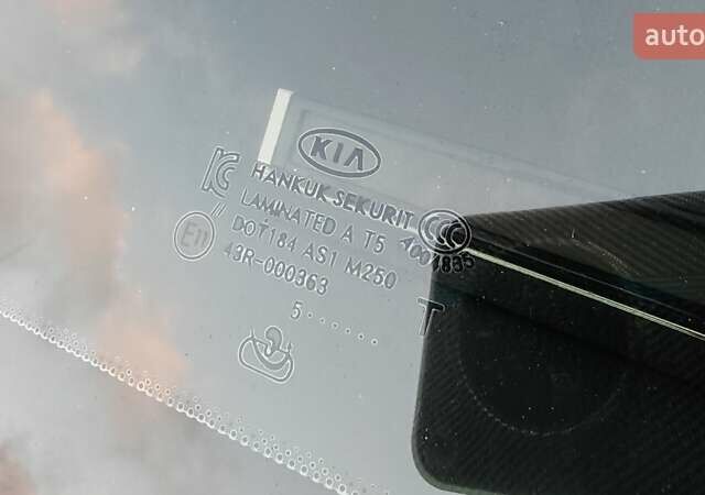 Білий Кіа Sportage, об'ємом двигуна 2 л та пробігом 211 тис. км за 15300 $, фото 54 на Automoto.ua