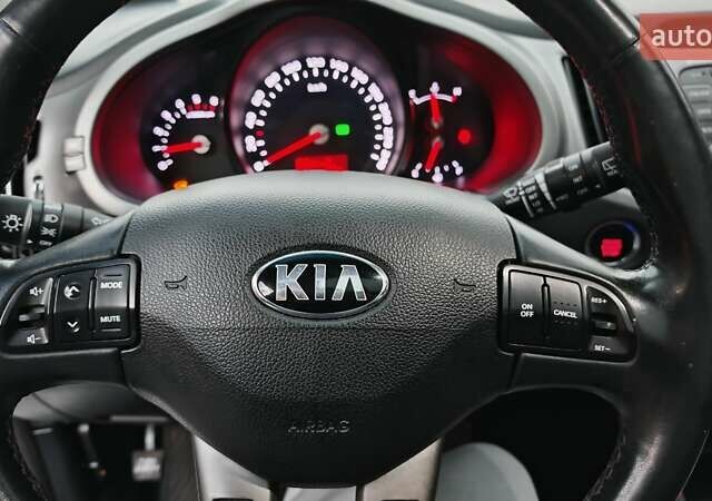 Білий Кіа Sportage, об'ємом двигуна 2 л та пробігом 211 тис. км за 15300 $, фото 44 на Automoto.ua