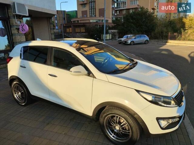 Белый Киа Sportage, объемом двигателя 1.69 л и пробегом 236 тыс. км за 14000 $, фото 7 на Automoto.ua