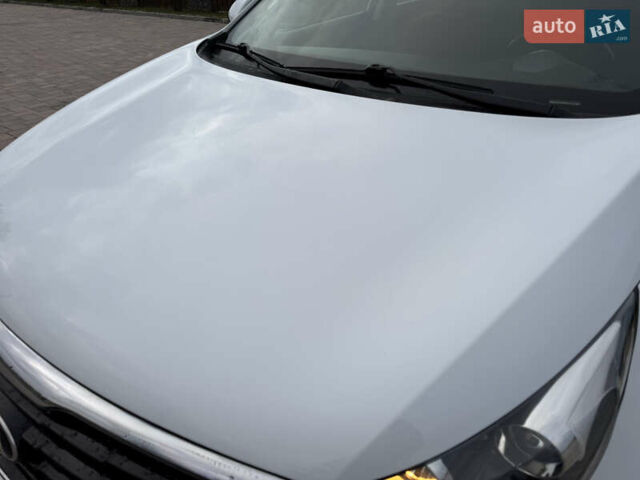 Белый Киа Sportage, объемом двигателя 1.7 л и пробегом 142 тыс. км за 14999 $, фото 13 на Automoto.ua