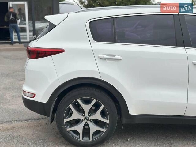 Белый Киа Sportage, объемом двигателя 2 л и пробегом 205 тыс. км за 16670 $, фото 5 на Automoto.ua