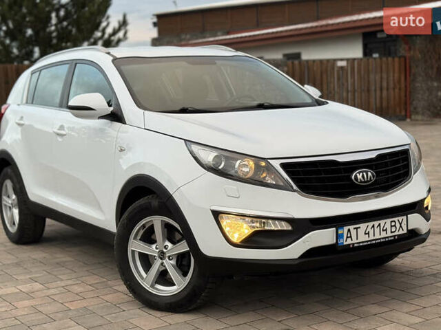Белый Киа Sportage, объемом двигателя 1.7 л и пробегом 142 тыс. км за 14999 $, фото 1 на Automoto.ua
