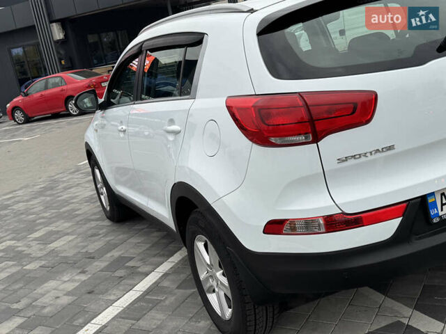 Белый Киа Sportage, объемом двигателя 1.7 л и пробегом 192 тыс. км за 13800 $, фото 13 на Automoto.ua