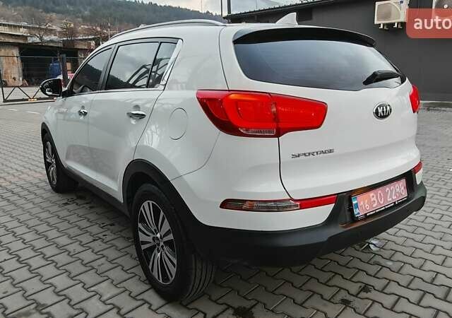 Білий Кіа Sportage, об'ємом двигуна 2 л та пробігом 211 тис. км за 15300 $, фото 4 на Automoto.ua