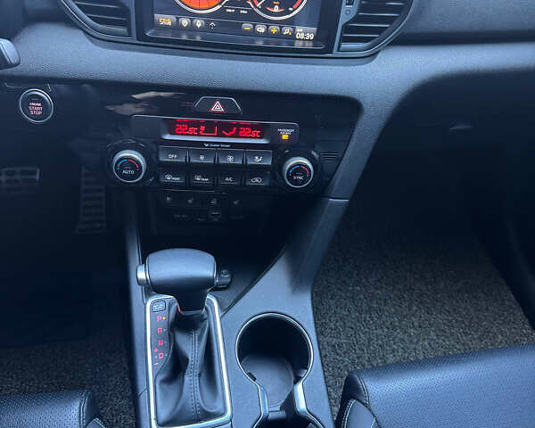 Белый Киа Sportage, объемом двигателя 2 л и пробегом 135 тыс. км за 20100 $, фото 22 на Automoto.ua