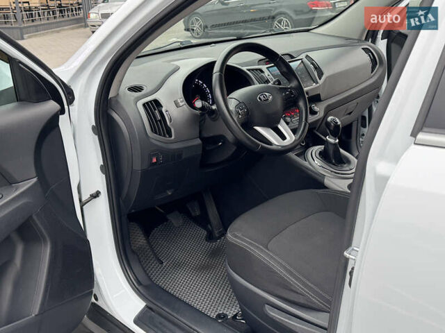 Белый Киа Sportage, объемом двигателя 1.7 л и пробегом 192 тыс. км за 13800 $, фото 33 на Automoto.ua