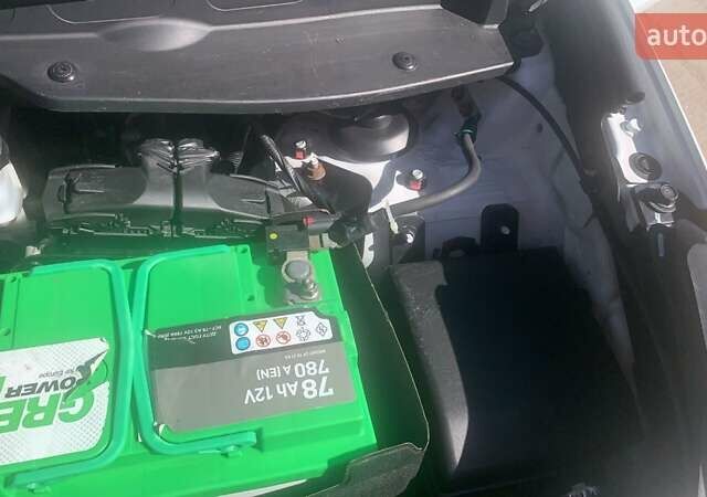 Белый Киа Sportage, объемом двигателя 1.69 л и пробегом 236 тыс. км за 14000 $, фото 20 на Automoto.ua