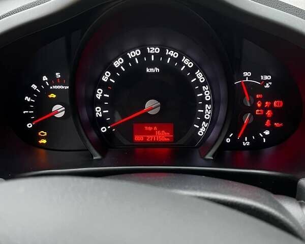 Белый Киа Sportage, объемом двигателя 1.69 л и пробегом 271 тыс. км за 15500 $, фото 2 на Automoto.ua