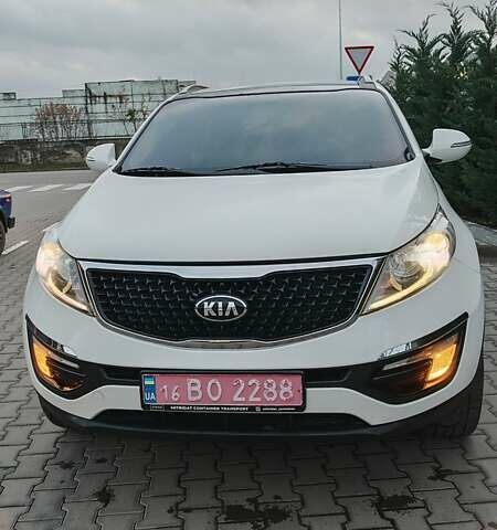Білий Кіа Sportage, об'ємом двигуна 2 л та пробігом 211 тис. км за 15300 $, фото 3 на Automoto.ua