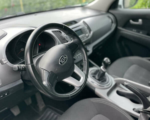 Белый Киа Sportage, объемом двигателя 0 л и пробегом 232 тыс. км за 13800 $, фото 10 на Automoto.ua