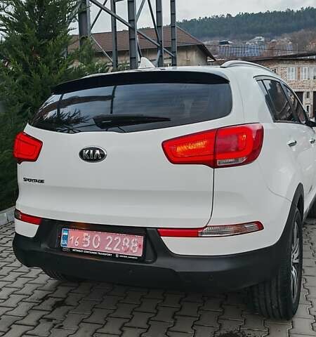 Білий Кіа Sportage, об'ємом двигуна 2 л та пробігом 211 тис. км за 15300 $, фото 11 на Automoto.ua