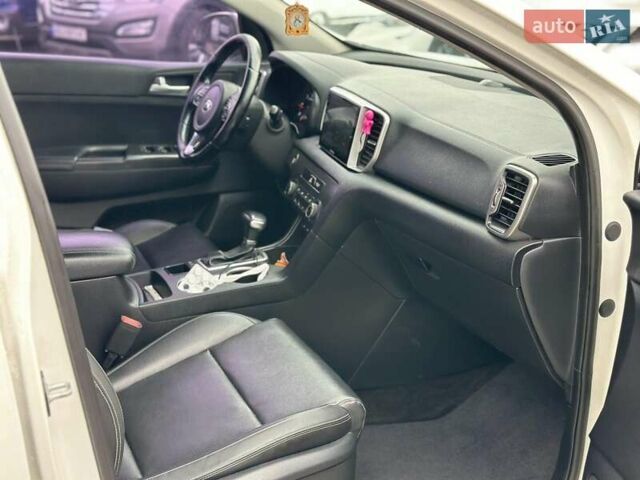 Белый Киа Sportage, объемом двигателя 2 л и пробегом 205 тыс. км за 16670 $, фото 15 на Automoto.ua