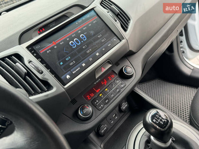 Белый Киа Sportage, объемом двигателя 1.7 л и пробегом 192 тыс. км за 13800 $, фото 40 на Automoto.ua
