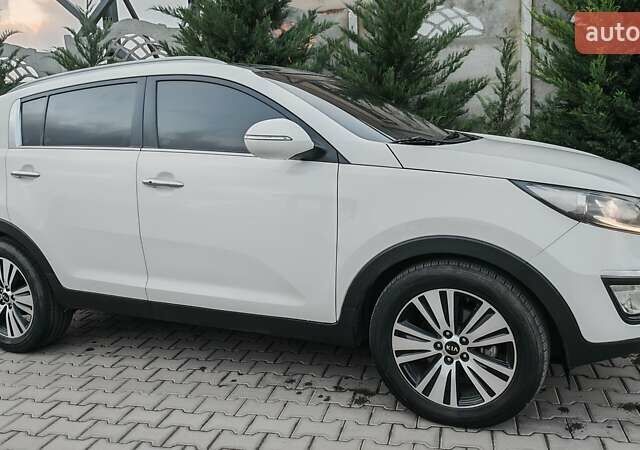 Білий Кіа Sportage, об'ємом двигуна 2 л та пробігом 211 тис. км за 15300 $, фото 9 на Automoto.ua