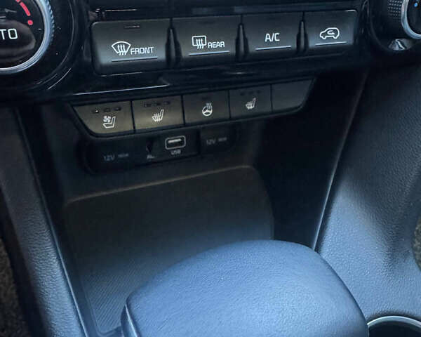 Белый Киа Sportage, объемом двигателя 2 л и пробегом 135 тыс. км за 20100 $, фото 19 на Automoto.ua