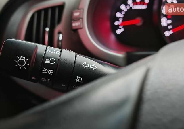 Білий Кіа Sportage, об'ємом двигуна 2 л та пробігом 211 тис. км за 15300 $, фото 81 на Automoto.ua