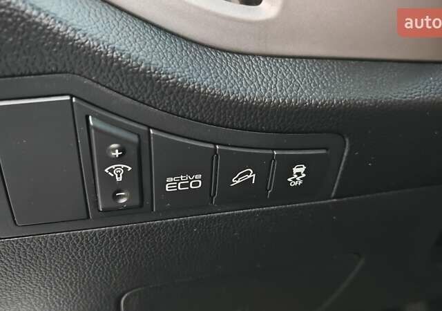 Білий Кіа Sportage, об'ємом двигуна 2 л та пробігом 211 тис. км за 15300 $, фото 75 на Automoto.ua