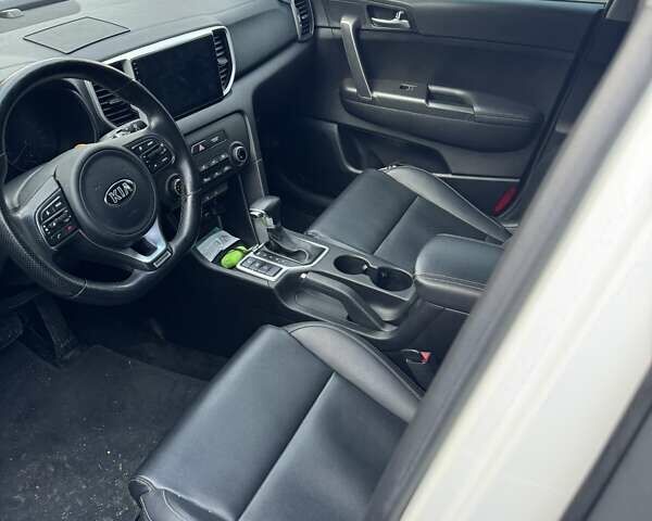 Белый Киа Sportage, объемом двигателя 1.69 л и пробегом 145 тыс. км за 15800 $, фото 5 на Automoto.ua
