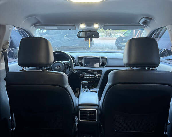 Белый Киа Sportage, объемом двигателя 2 л и пробегом 135 тыс. км за 20100 $, фото 8 на Automoto.ua