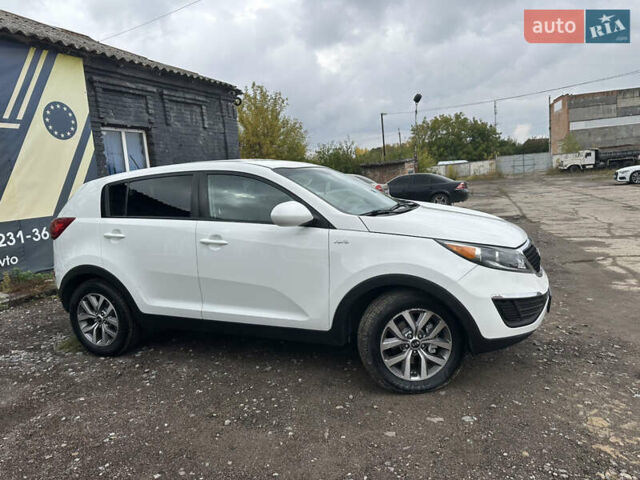 Белый Киа Sportage, объемом двигателя 2.36 л и пробегом 254 тыс. км за 12700 $, фото 7 на Automoto.ua