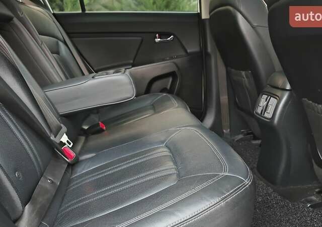 Білий Кіа Sportage, об'ємом двигуна 2 л та пробігом 211 тис. км за 15300 $, фото 59 на Automoto.ua