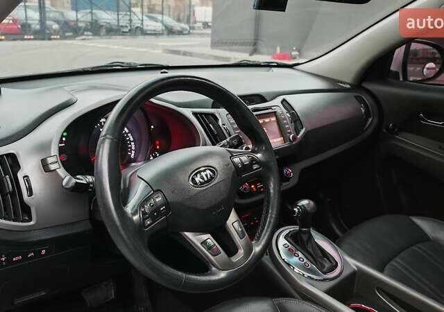 Білий Кіа Sportage, об'ємом двигуна 2 л та пробігом 211 тис. км за 15300 $, фото 27 на Automoto.ua
