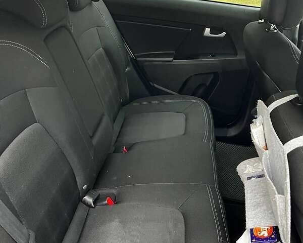 Белый Киа Sportage, объемом двигателя 1.69 л и пробегом 271 тыс. км за 15500 $, фото 7 на Automoto.ua