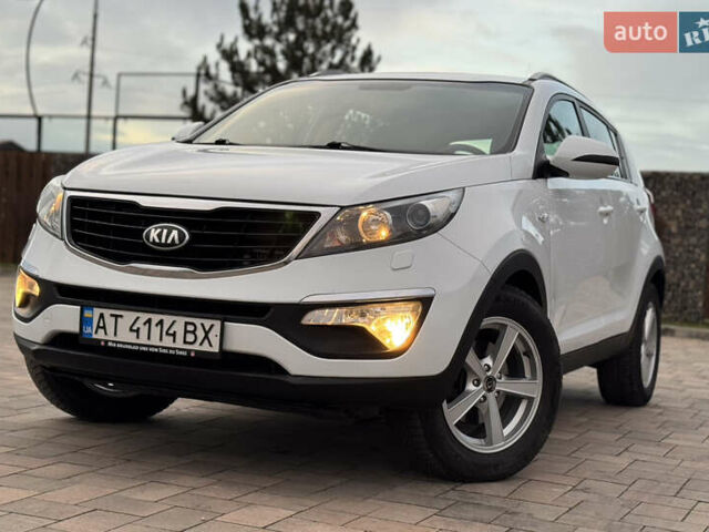 Белый Киа Sportage, объемом двигателя 1.7 л и пробегом 142 тыс. км за 14999 $, фото 8 на Automoto.ua