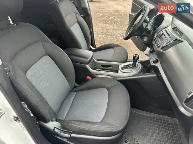 Белый Киа Sportage, объемом двигателя 2.36 л и пробегом 254 тыс. км за 12700 $, фото 33 на Automoto.ua