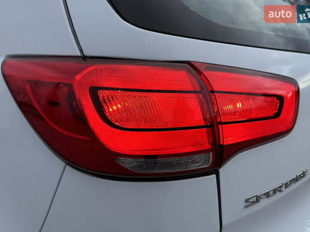 Белый Киа Sportage, объемом двигателя 1.7 л и пробегом 142 тыс. км за 14999 $, фото 18 на Automoto.ua