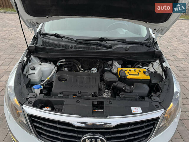 Белый Киа Sportage, объемом двигателя 1.7 л и пробегом 142 тыс. км за 14999 $, фото 12 на Automoto.ua