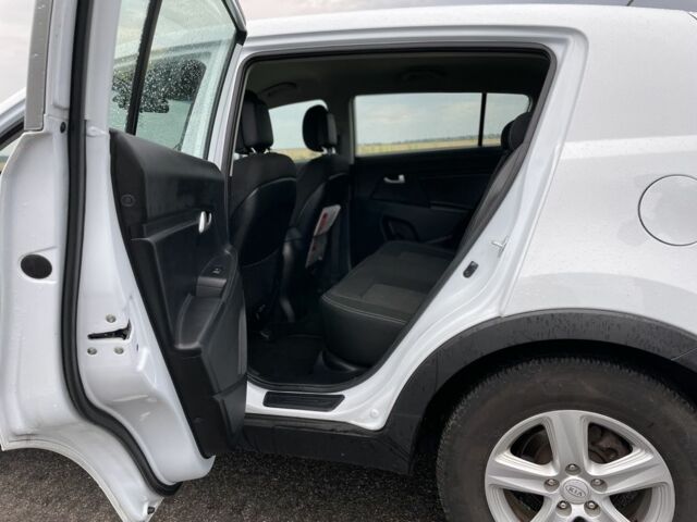 Белый Киа Sportage, объемом двигателя 1.6 л и пробегом 232 тыс. км за 12500 $, фото 8 на Automoto.ua